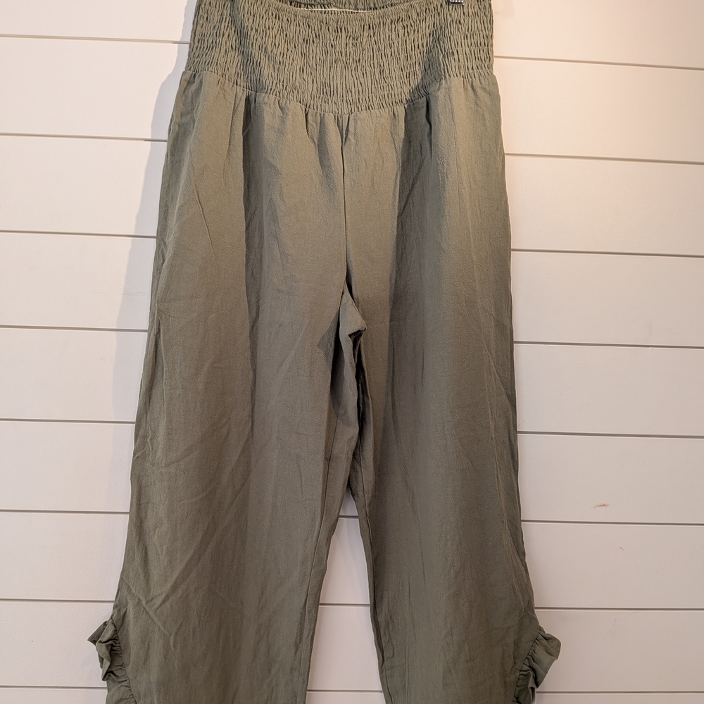 Cupshe Sage Green Women's Capris